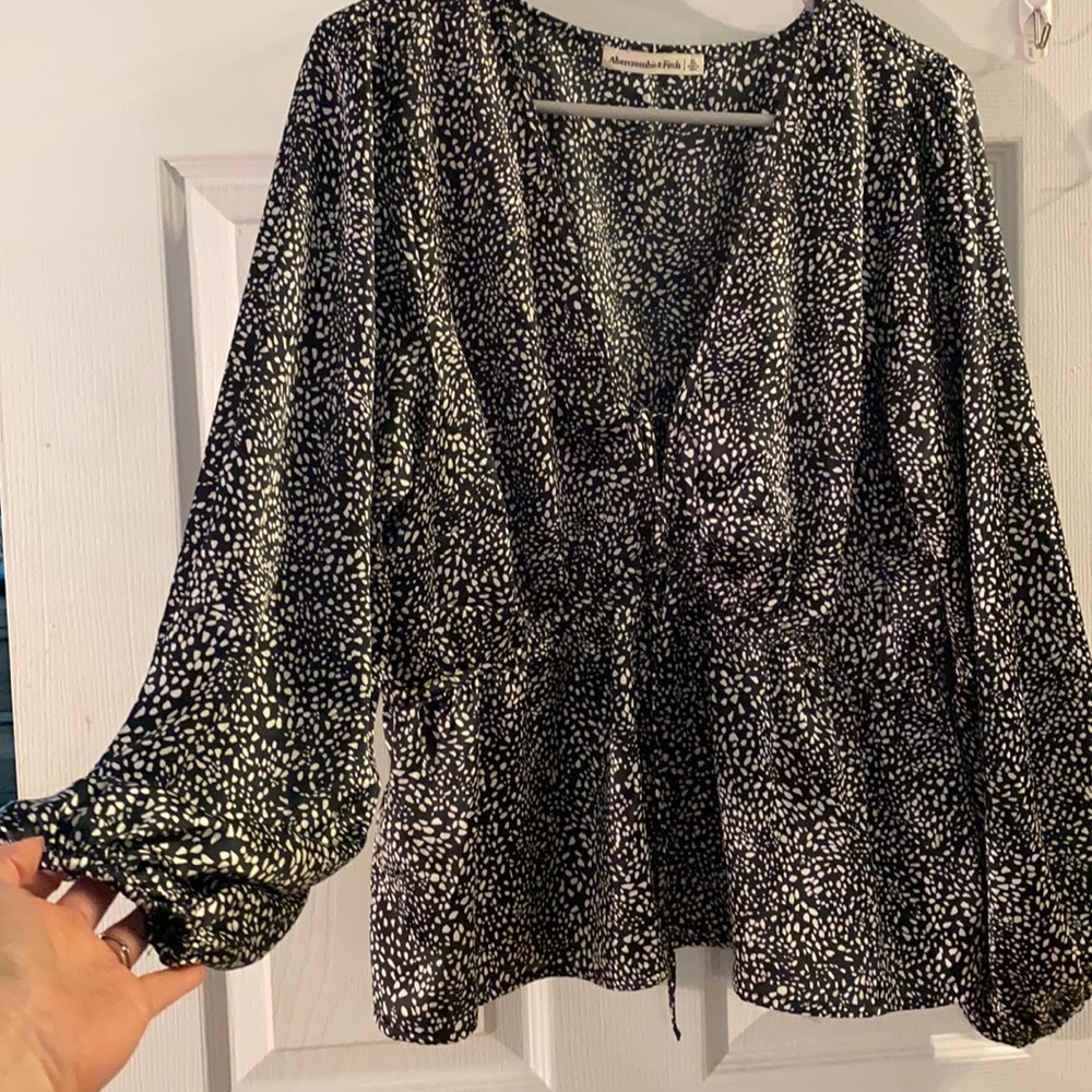 Satin printed blouse! Perfect condition/ never worn!